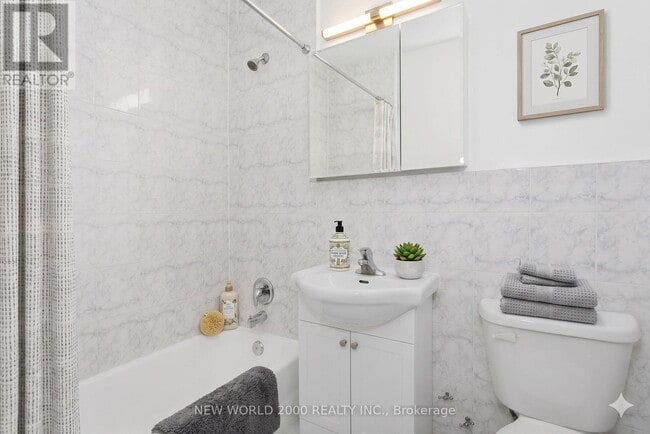 Photo - 49 Glen Elm Ave Unit 406