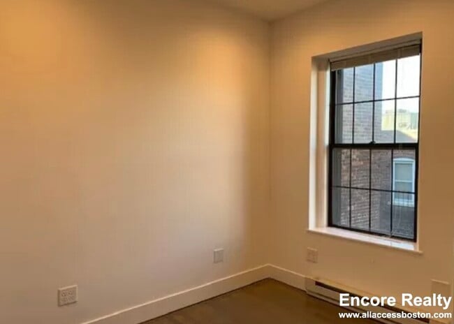 14 W Cedar St Unit 4