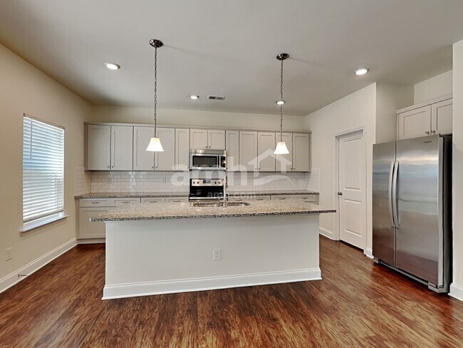 Photo - 423 Pearson Cir