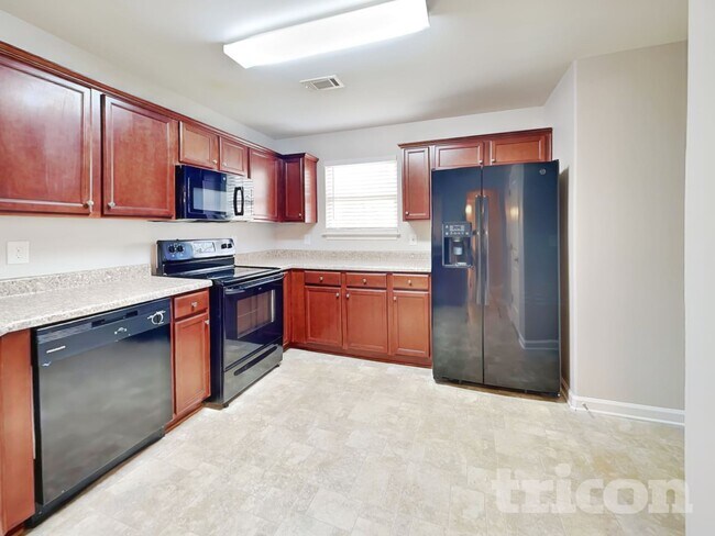 Photo - 121 Pristine Dr