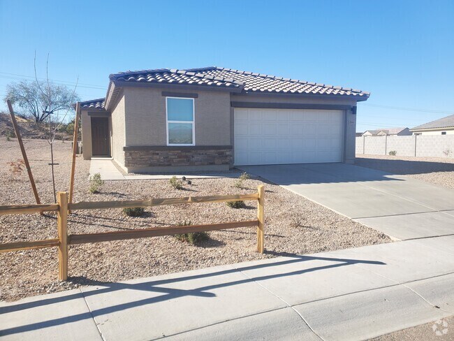 Building Photo - 860 Logan Wy Rental