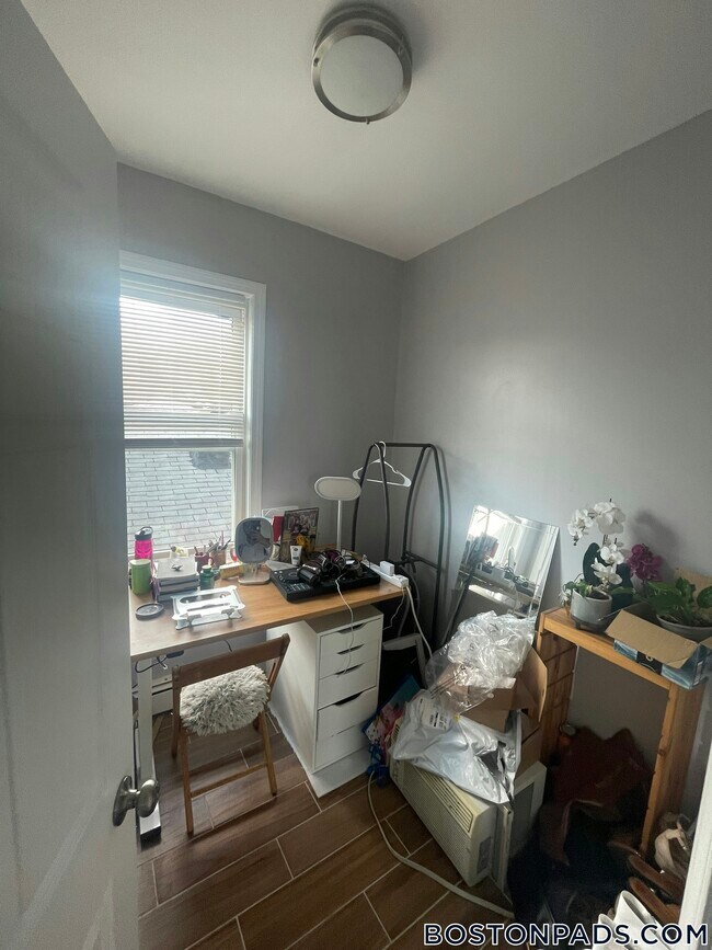 11 Houghton St Unit 3