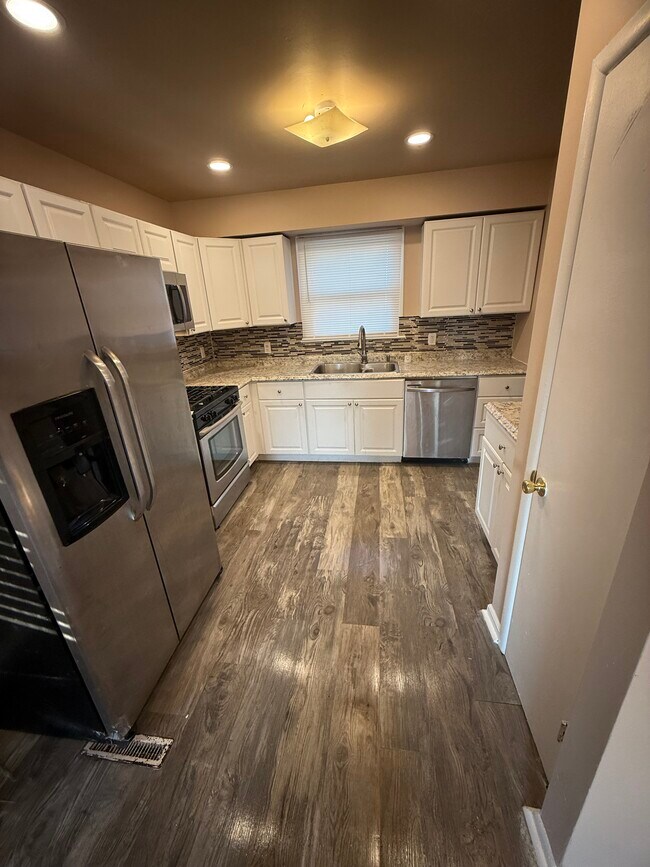 Photo - 722 W Park Ave