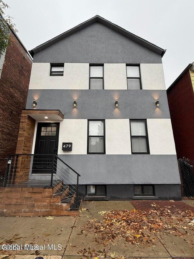 Building Photo - 479 2nd St Unit 4 Rental