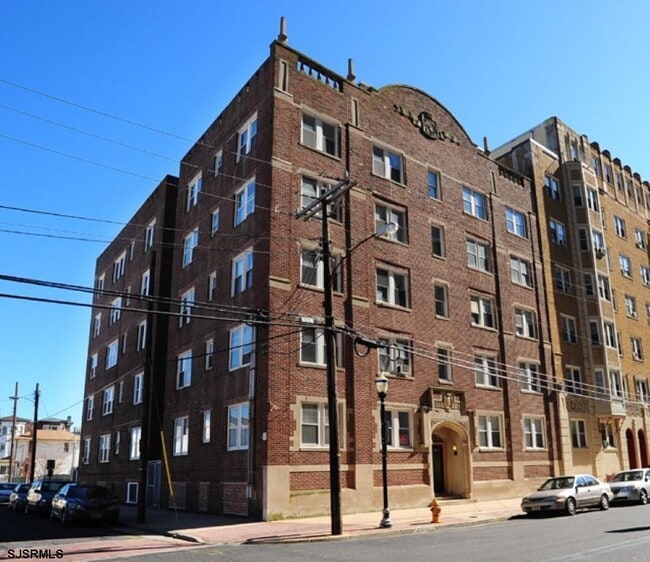 Building Photo - 33 S Iowa Ave Unit E-6 Rental