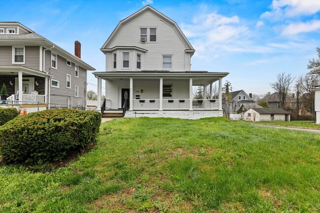 Photo - 6BR / 5BA Single-Family Home | 2,663 Sq Ft | Private Driveway | Deck | $4,200/mo Spacious 6-bedro...