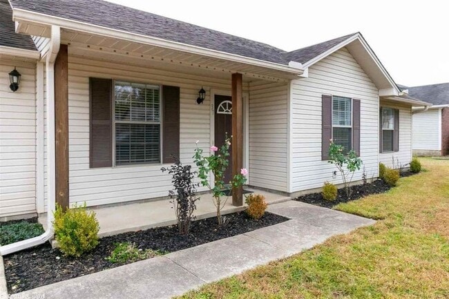 Photo - 37 Wolverine Dr