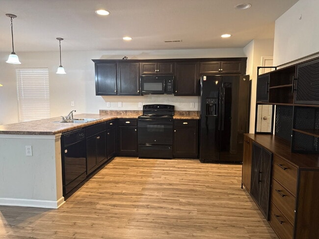 Photo - 101 Winstead Cir