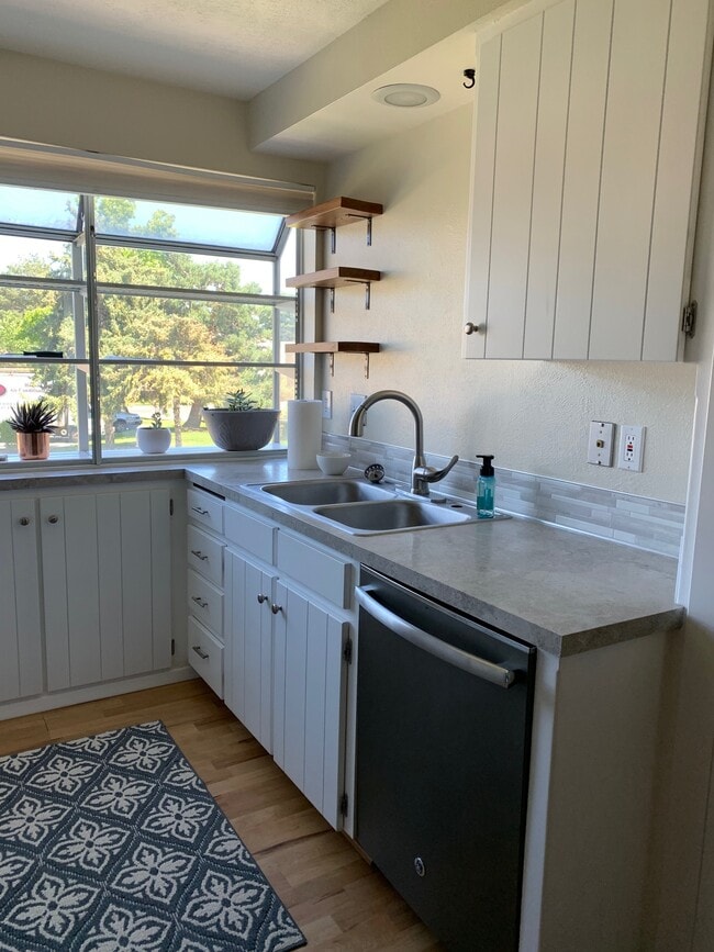 Photo - 3134 S Gekeler Ln Unit 3134