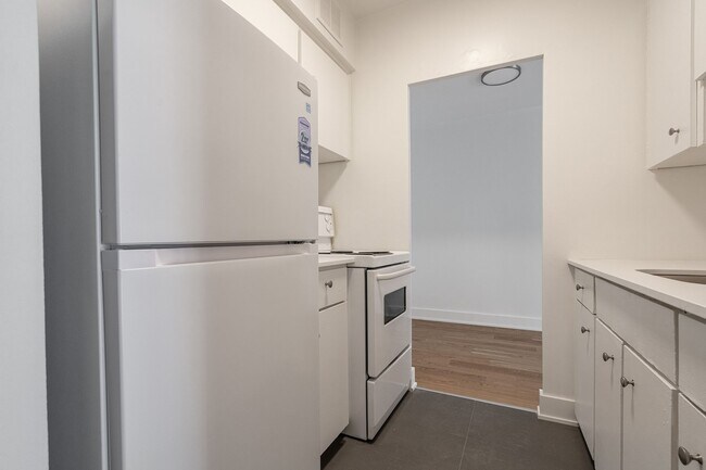 Building Photo - 111 Lawton Blvd Unit 306