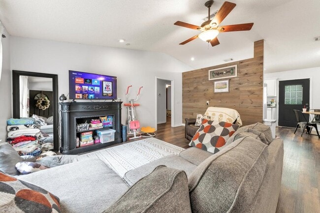 Photo - 5246 Sewell Rd