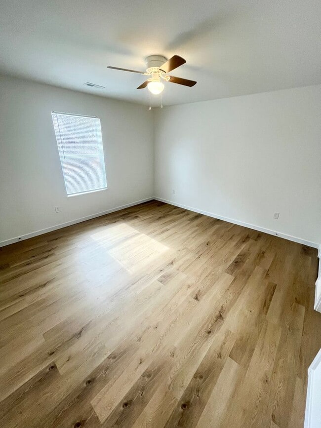 Photo - 3 Bed | 2 Bath | 1 Car Garage