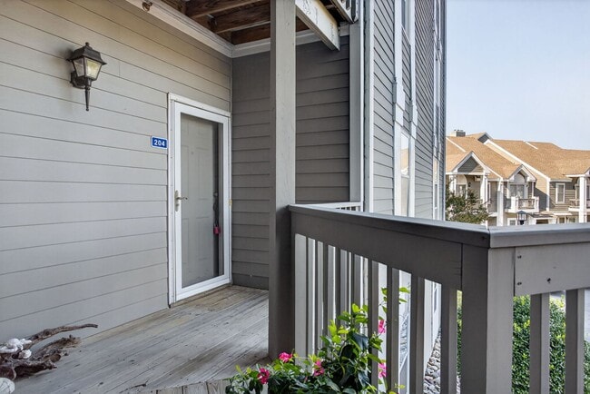 Building Photo - 1044 Porte Harbour Arch Rental