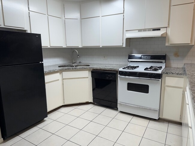 Photo - 400 W Texas Ave