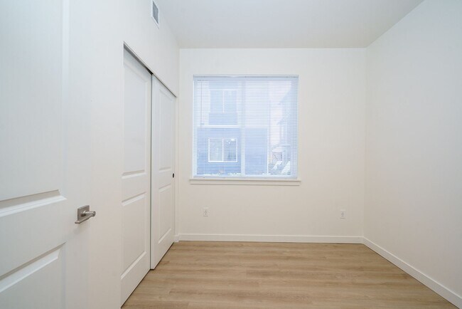 Photo - 4343 S Alder St Unit 102