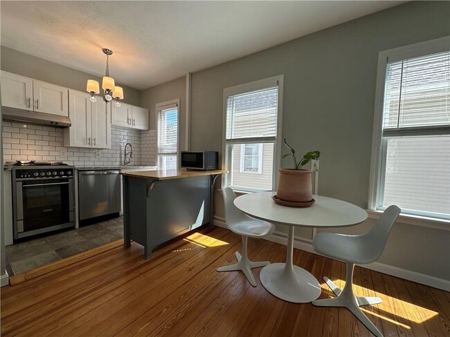 Photo - 904 York Ave