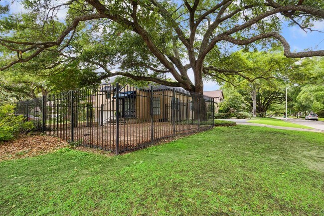 Photo - 2417 Blue Bonnet Blvd