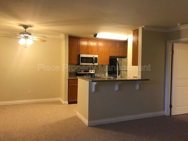 Building Photo - 1423 Graves Ave Unit 163