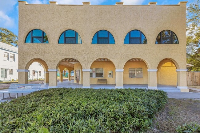 Building Photo - P199 - #6A Holiday Inn Unit P199 - #6A Holiday Inn - 3000 Beach Blvd S