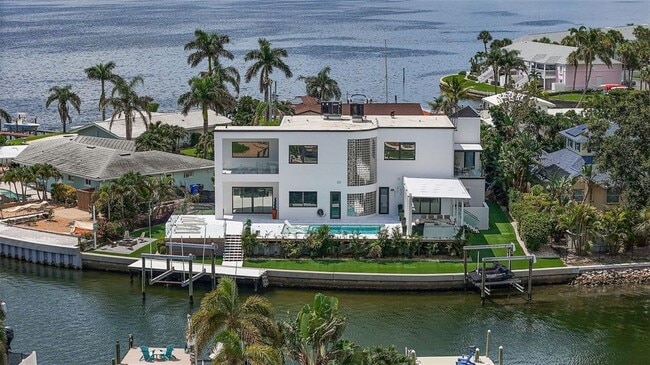 Photo - 585 Dolphin Ave SE