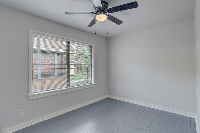Photo - 1009 15th Ave N
