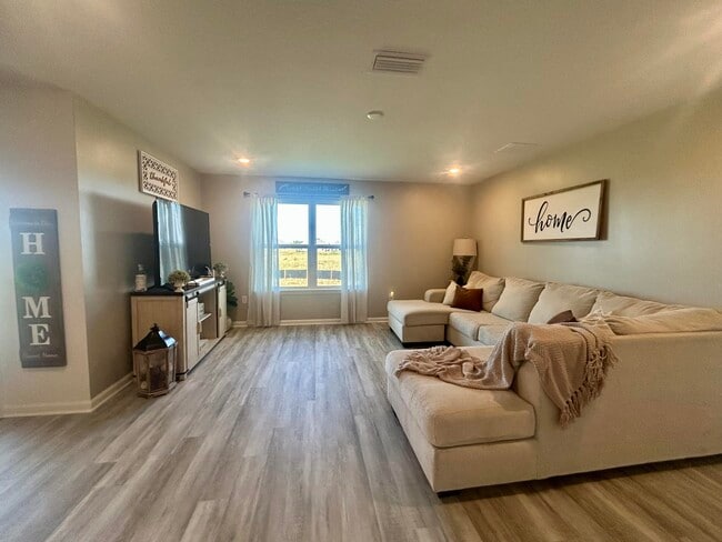 Photo - 211 Gray Owl Dr