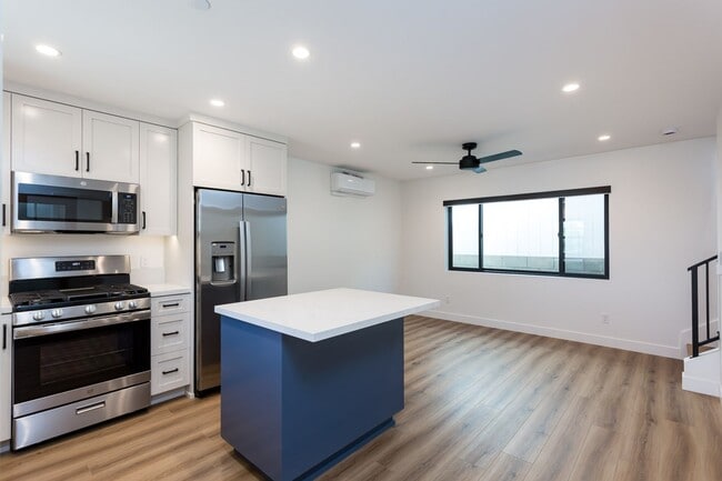 Photo - 2610-2612 Juan Street Unit 2612 #1