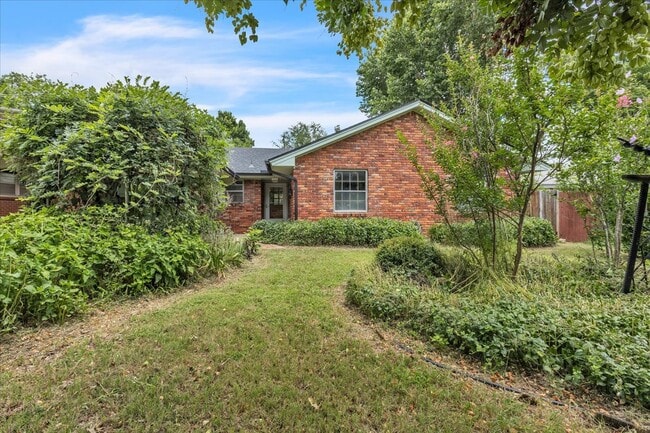 Photo - 2037 NW 47th St