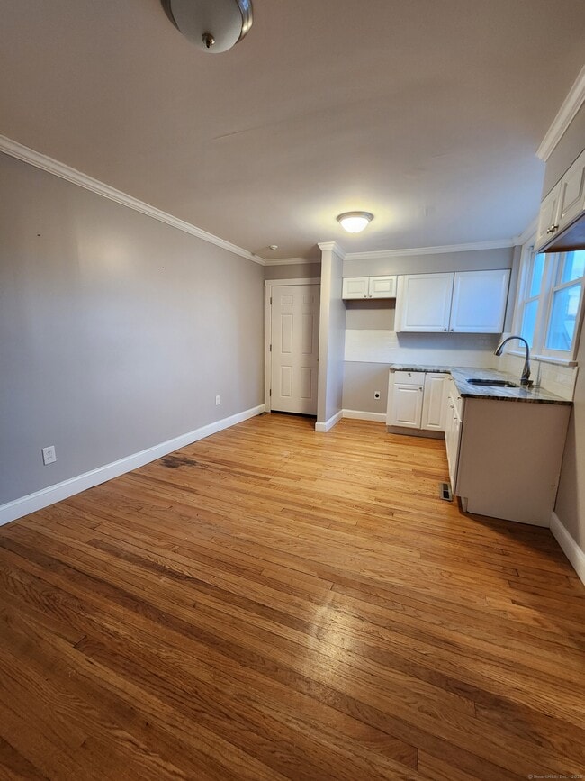 Photo - 782 Farmington Ave Unidad 2