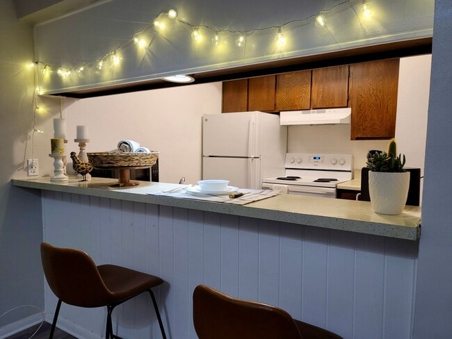 Photo - Wayside Apts