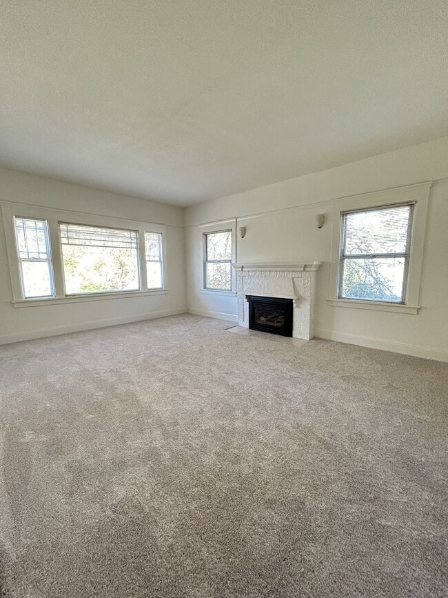 Photo - 1233 Castro St