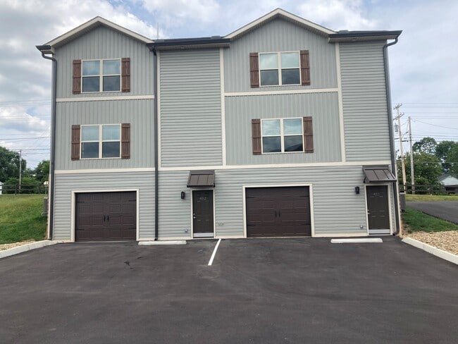 Eli's Place - Eli's Place Apartments