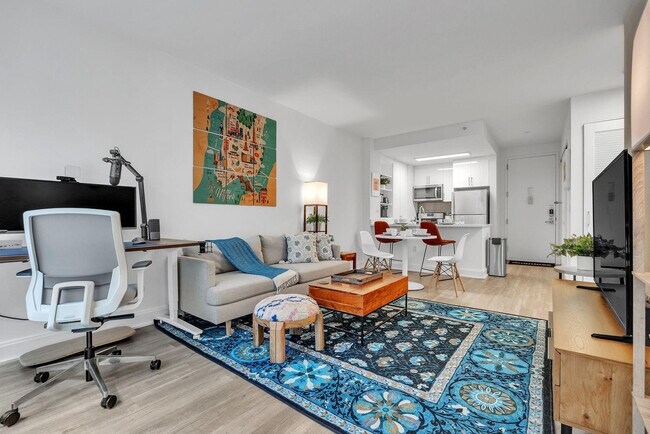 Photo - 10 Hanover Square Unit FL18-ID1017229P