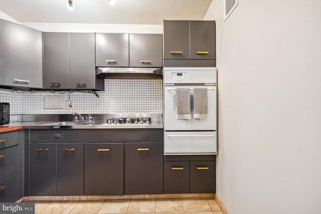 Photo - 2401 H St NW Unidad 903