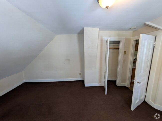 Building Photo - 90 Fairview Ave Unit 3A Rental