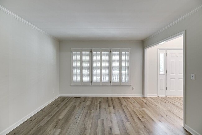 Photo - 6655 Lake Run Dr