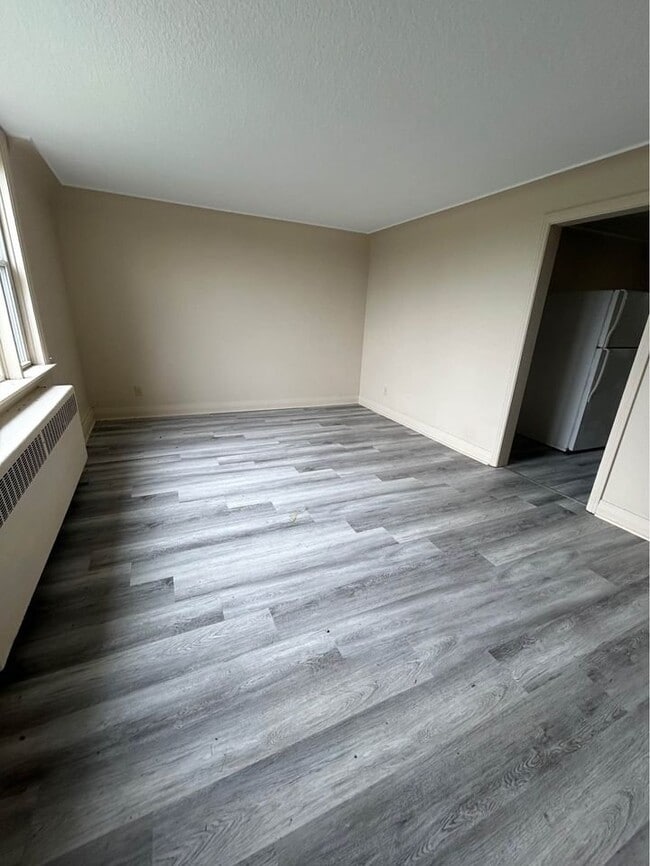 Photo - 1742 Confederation Line Unit 8