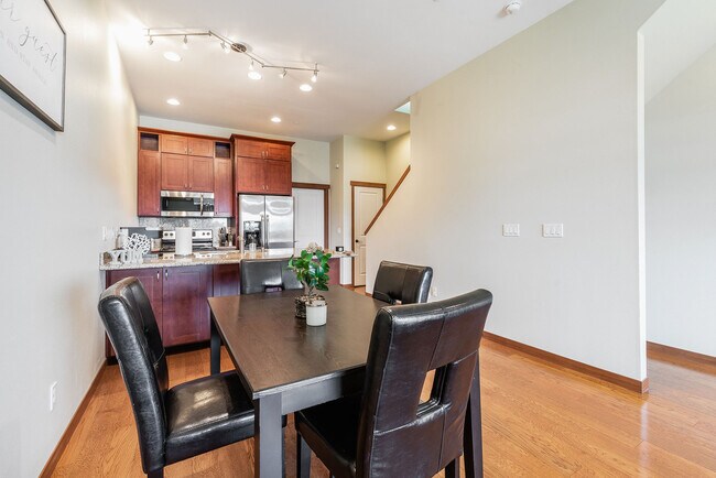 Photo - Lincoln Square Townhomes