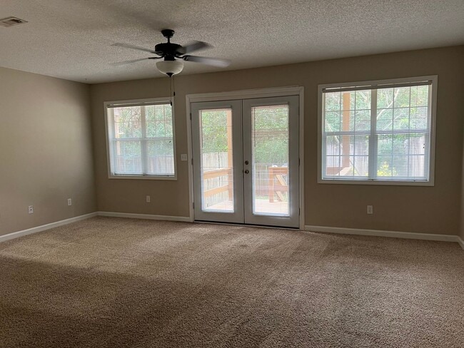 Photo - 107 Woodrun Dr