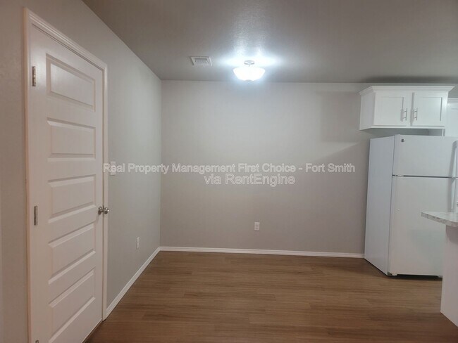 Photo - 2101 Ingalls Ln