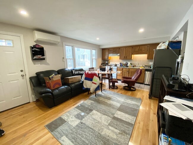 Building Photo - 175 Sydney St Unit 2 Rental