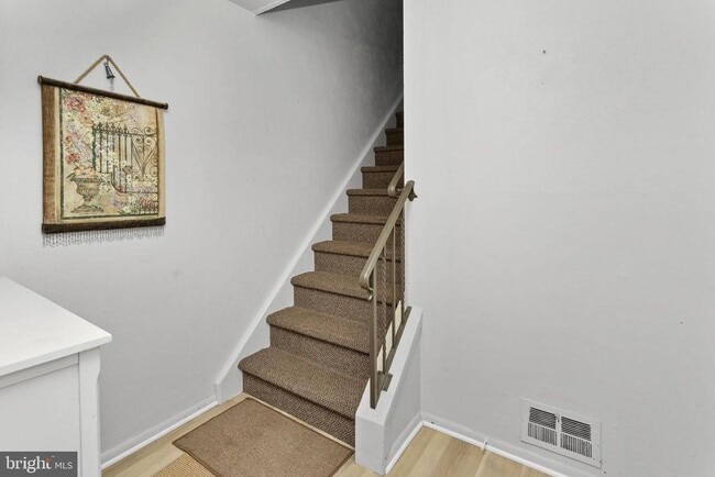 Photo - 295 Lander Dr Unidad B