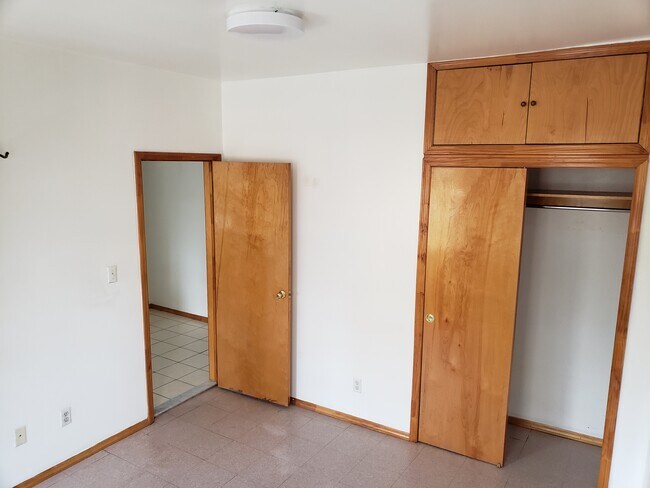 Photo - 8413 52nd Ave Unidad 8413 2Rear