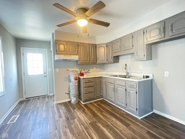 Photo - 5225 E 34th St