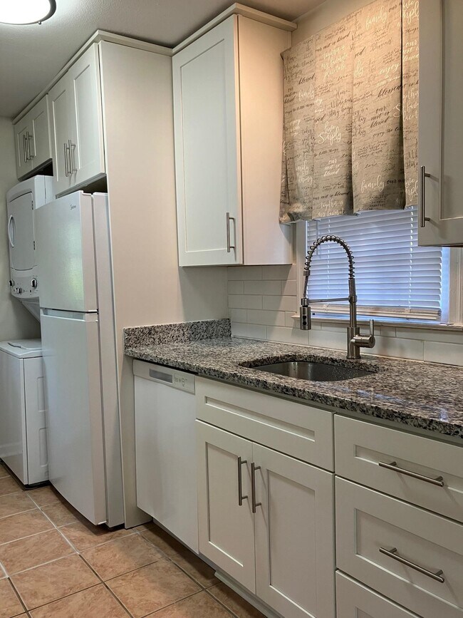 Photo - 3827 Wilshire Rd