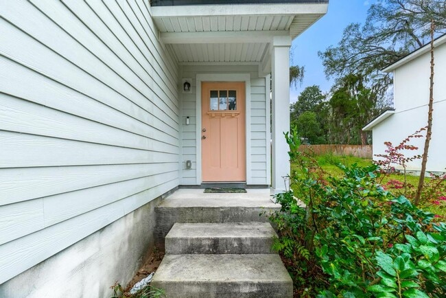 Photo - 1204 Hope St