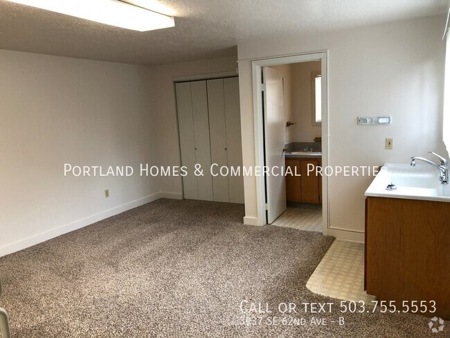 Building Photo - Studio Cottage Unit B Rental