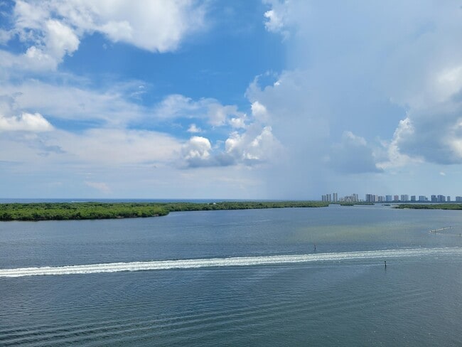 Photo - 100 Lakeshore Dr Unidad 957