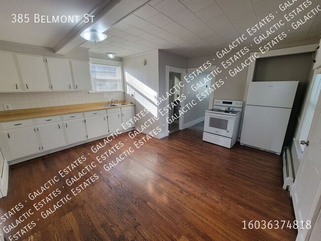 Photo - Single Family Home Off-street parking and ...