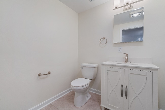 Photo - 202 High St Unit E